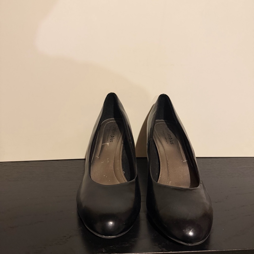 comfort plus by Predictions Black Rounded-Toe Low Heel Pumps